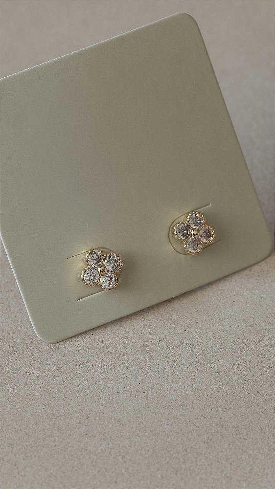 Brinco Flor de Zircônia