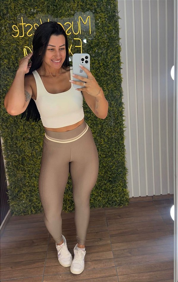 Conjunto Empina Glossy Nude/Off- Tamanho único 38 a 42