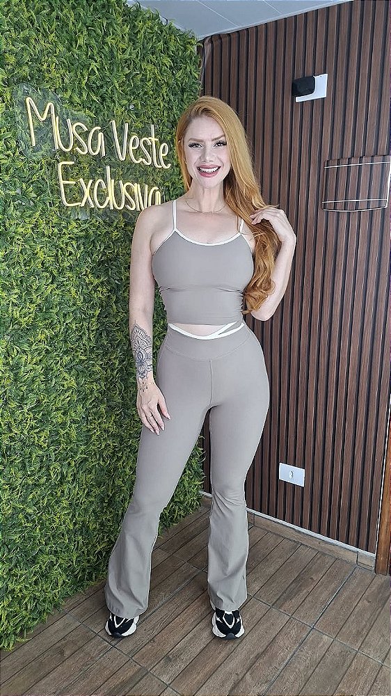 Conjunto Tradicional Flare Nude Claro - Veste 38 a 42
