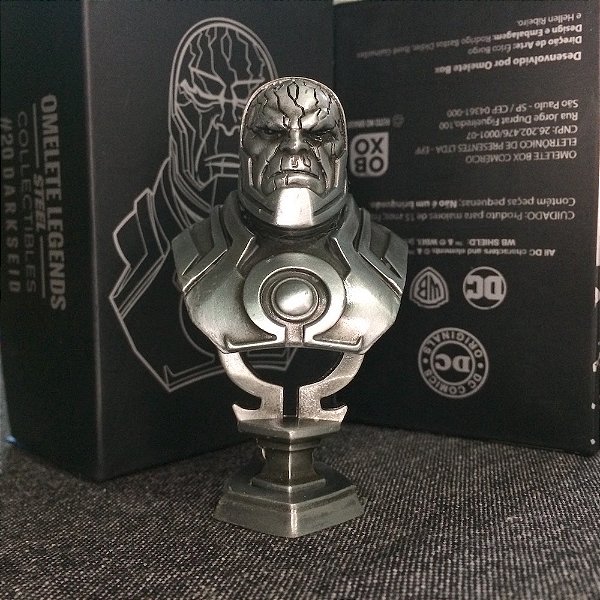 BUSTO DARKSIDE - METAL - OMELETE BOX
