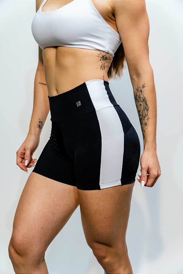 Shorts Slim Preto Shine e Branco