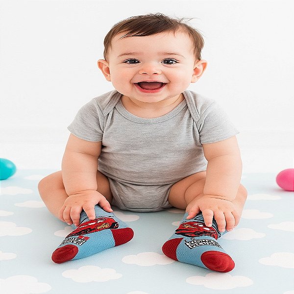 meias carros disney infantil estilo diversão e versatilidade várias cores tamanhos 24 a 35