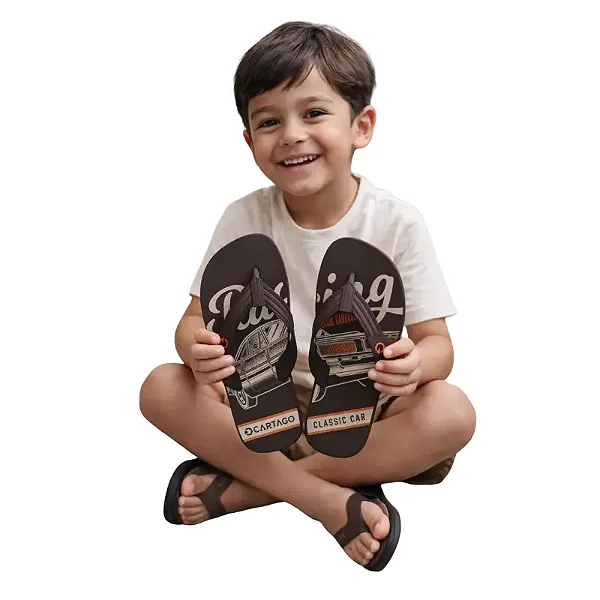 chinelo infantil carros cartago menino solado pvc marrom em vários tamanhos 28 a 34