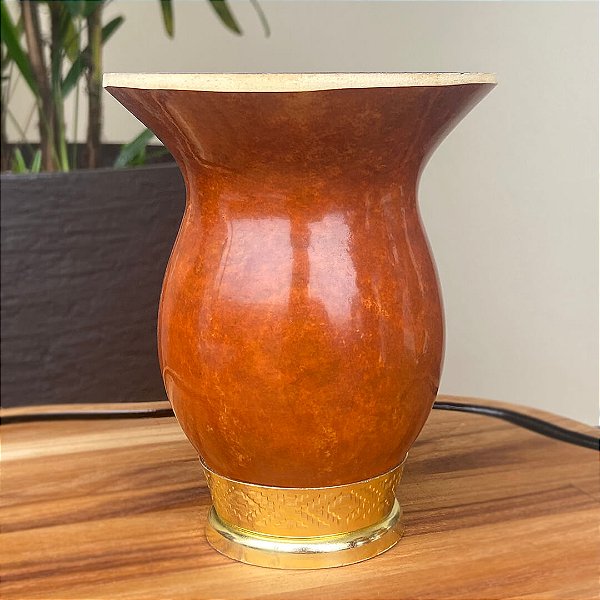 Cuia de Porongo Avermelhada Personalizada Pé Metal Dourado - M e G