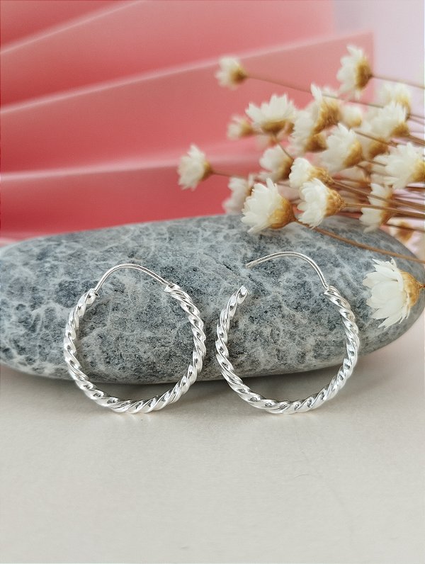 Argola Trançada Pequena 23mm - Prata 925 - MB509-822