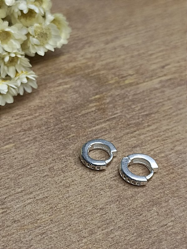 Argola Cravejada 8 mm - Prata 925 - MB14-1520