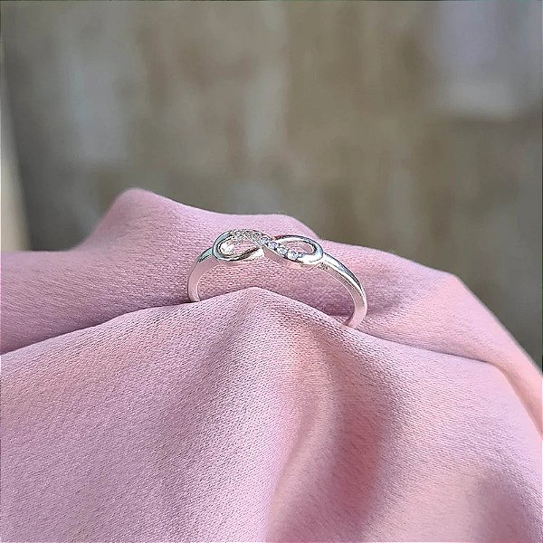 Anel Infinito com Zircônias Prata 925 - MA86-1022