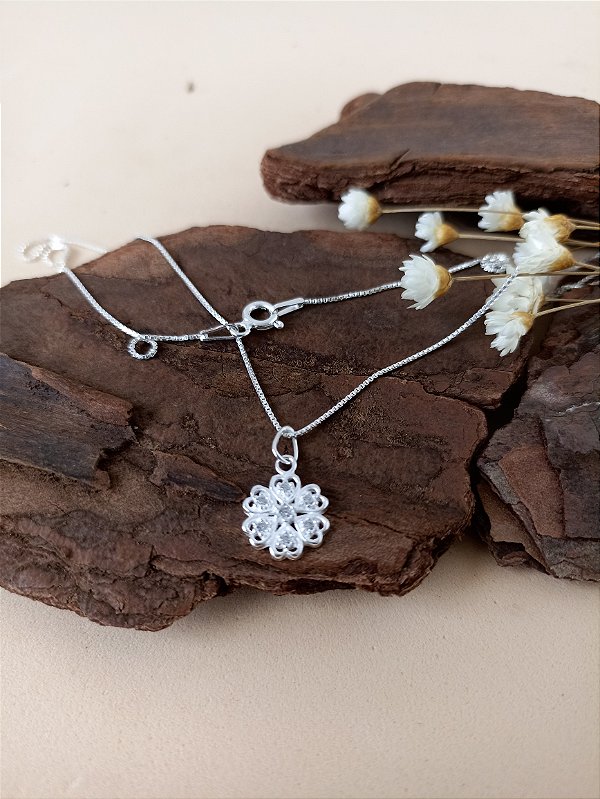 Gargantilha Flor Com Zircônias - Prata 925
