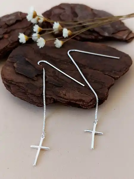 Brinco Pêndulo Com Crucifixo Liso - Prata 925 - MB257-1838