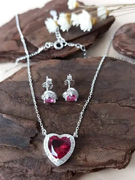Conjunto Coração Pedra Vermelha Cravejado - Prata 925