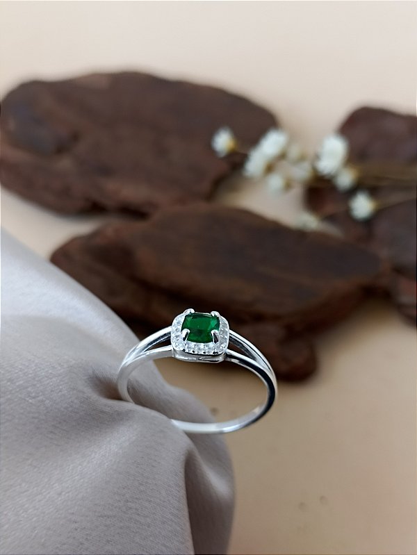 Anel Pedra Verde Cravejado Pedras Zircônias Prata 925