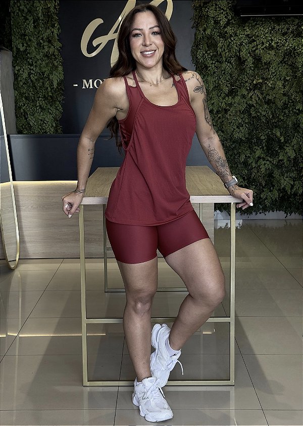 CONJUNTO FITNESS TRIO SHORT MARSALA