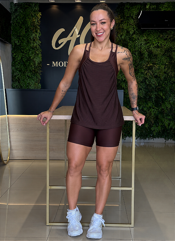 CONJUNTO FITNESS TRIO SHORT MARROM