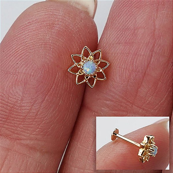 Piercing Labret Plug em Ouro 18K Flor Vazada Opala