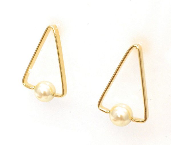 BRINCO OURO TRIANGULO VAZADO COM PÉROLA