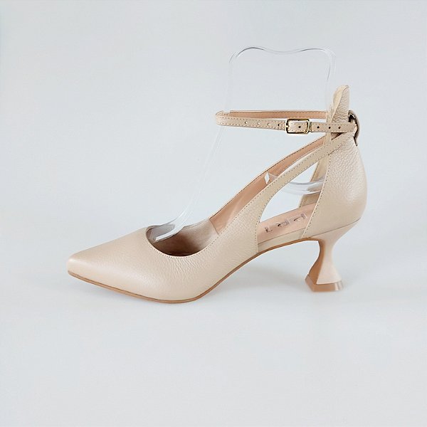 SCARPIN SALTO BAIXO TACA COURO NUDE CLARO CONFORTAVEL