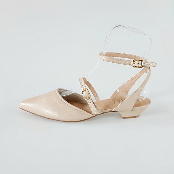 SCARPIN SALTO BAIXO FINO COURO NUDE CLARO CONFORTAVEL