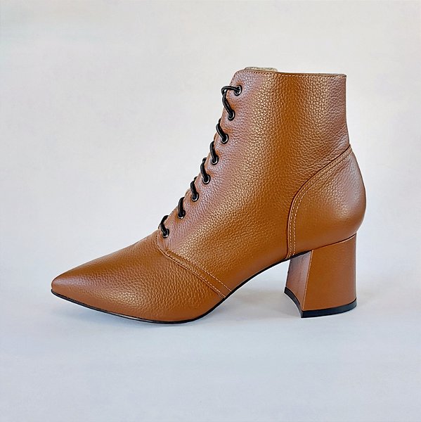 BOTA SALTO BAIXO BLOCO COURO CARAMELO CONFORTAVEL