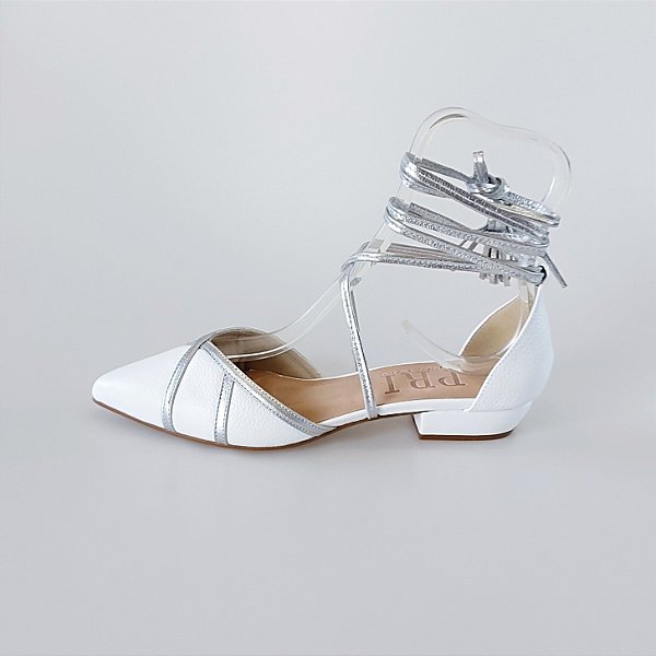 SCARPIN SALTO BAIXO BLOCO COURO BRANCO PRATA CONFORTAVEL