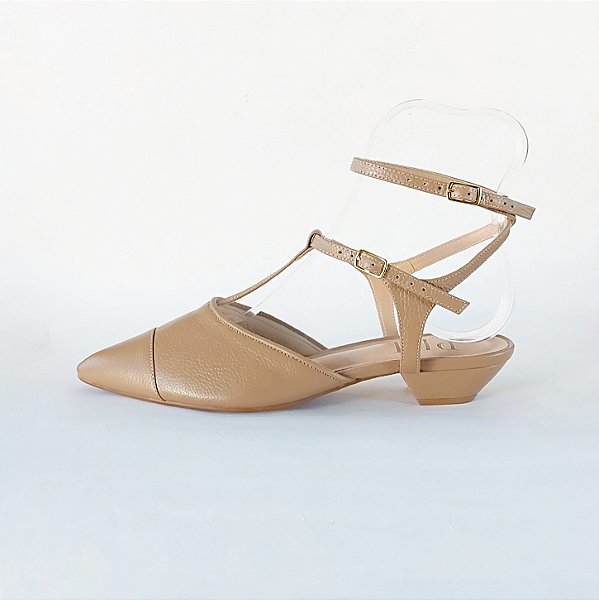 SCARPIN SALTO BAIXO FINO COURO NUDE ESCURO CONFORTAVEL