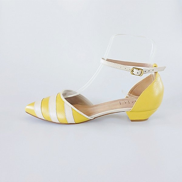 SCARPIN SALTO BAIXO FINO COURO AMARELO OFF WHITE CONFORTAVEL