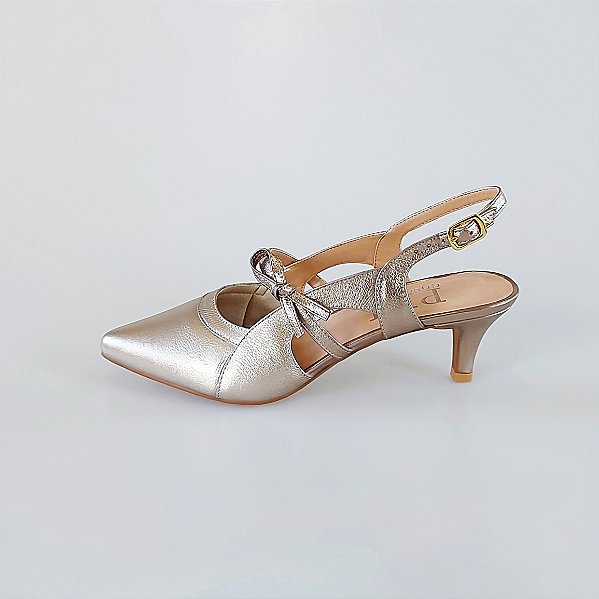 SCARPIN SALTO FINO COURO PRATA VELHA CONFORTAVEL