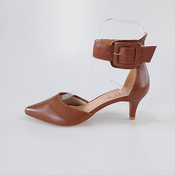 SCARPIN SALTO FINO COURO MARROM CONFORTAVEL