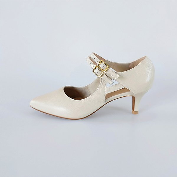 SCARPIN SALTO FINO COURO OFF WHITE CONFORTAVEL