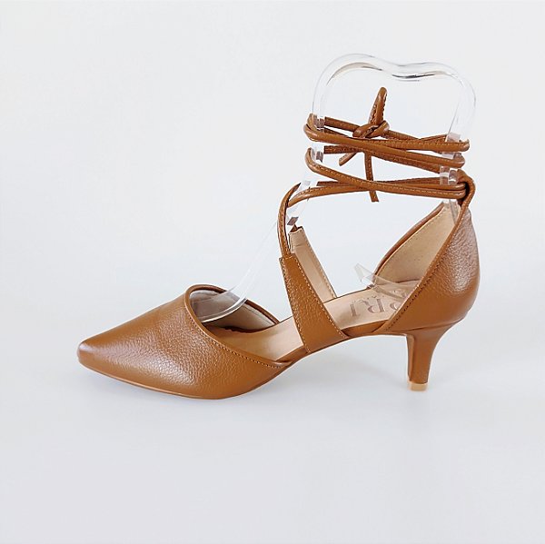 SCARPIN SALTO FINO COURO MARROM CONFORTAVEL