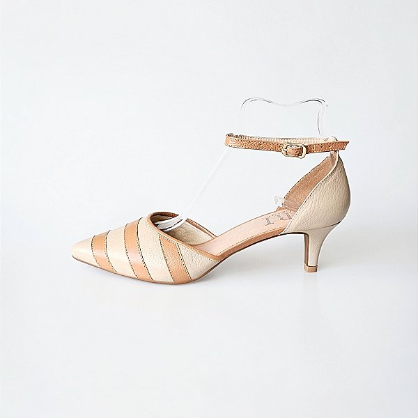 SCARPIN SALTO FINO COURO NUDE CLARO MEDIO CONFORTAVEL
