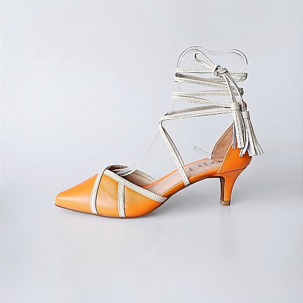 SCARPIN SALTO FINO COURO LARANJA OFF WHITE CONFORTAVEL