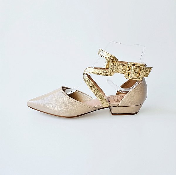 SCARPIN SALTO BLOCO COURO NUDE CLARO DOURADO CONFORTAVEL