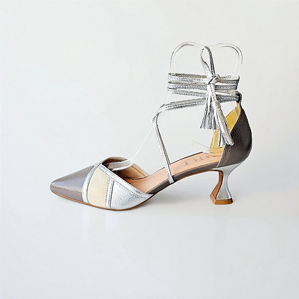 SCARPIN SALTO TACA COURO CINZA PRATA OFF WHITE CONFORTAVEL