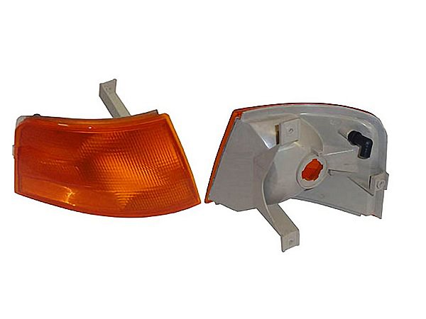 Lanterna Seta com Lente Acrílica Âmbar Lado Direito para Volvo NH Bicudo - 8129383