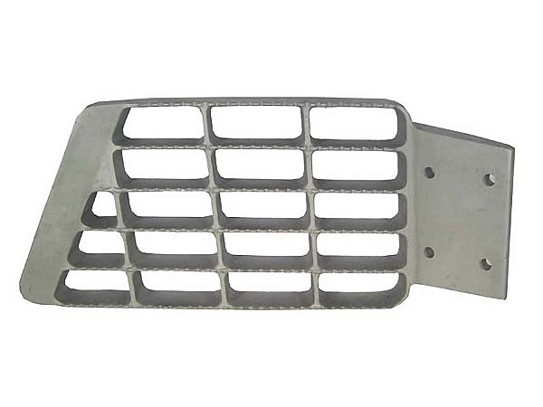 Estribo Direito em Alumínio 4 Furos para Volks Médios e Pesados Após 2001 e Delivery - 2RG801174