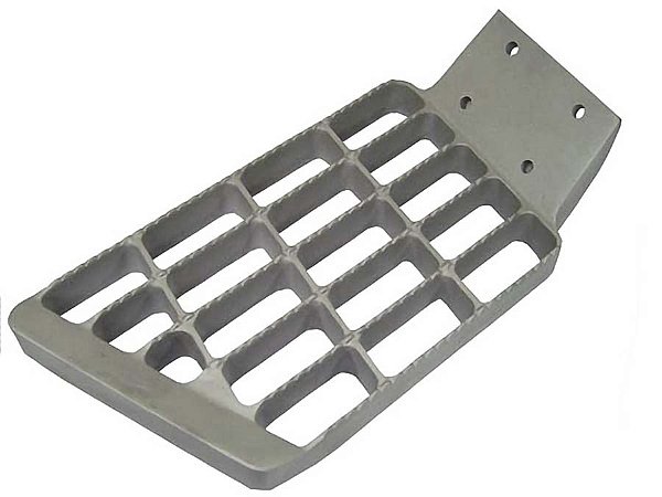 Estribo de Alumínio Lado Esquerdo com 4 Furos para Volks Médios e Pesados após 2001 Delivery - 2RG801173
