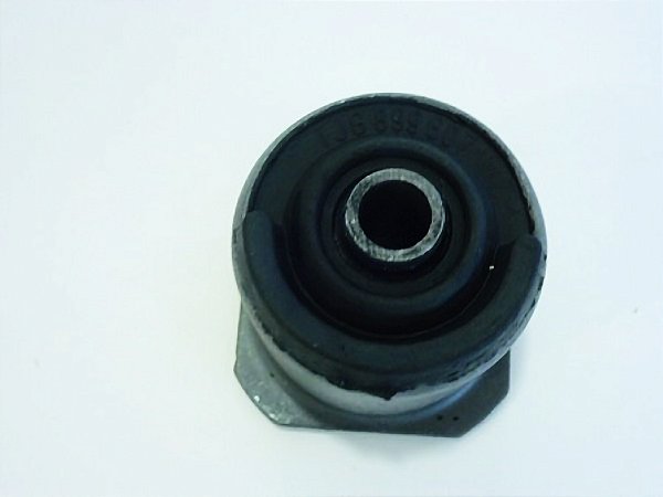 Coxim Dianteiro de Cabine Fixa em Borracha e Ferro para Volks Médios e Pesados a partir de 1991 - TJG899607