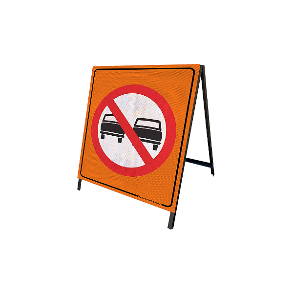 Cavalete de Sinalização – Placa R-7 "Proibido Ultrapassar"