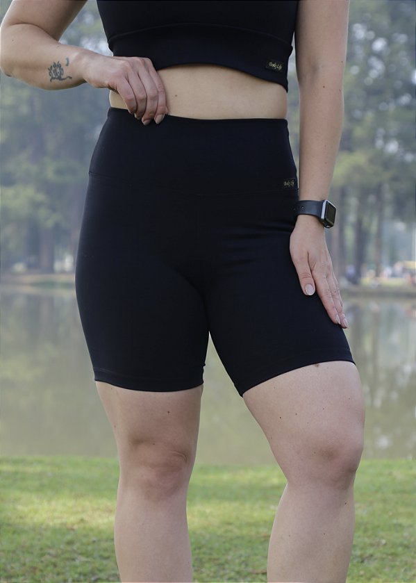 Shorts Meia Coxa Preto - Poliamida