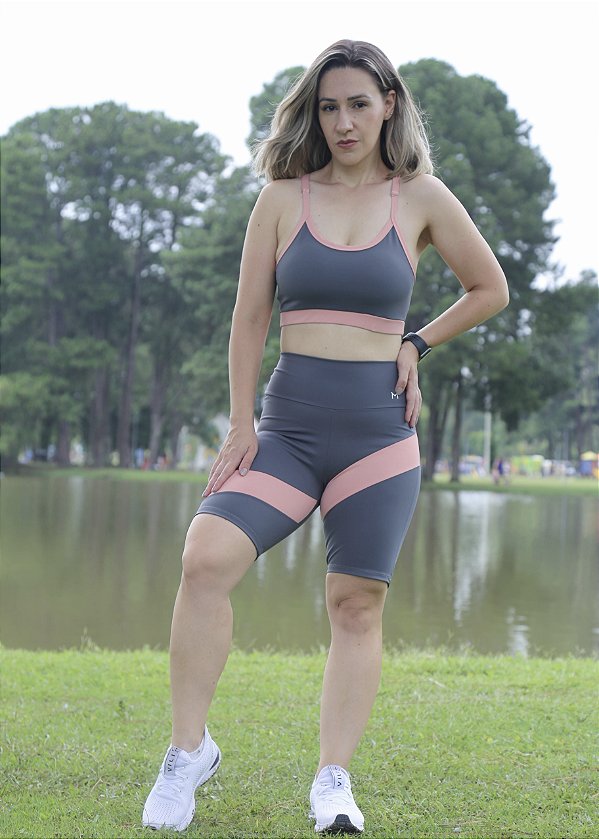 Conjunto Cinza e Salmão - Shorts e Top Nadador com Ajuste nas alças - Poliamida