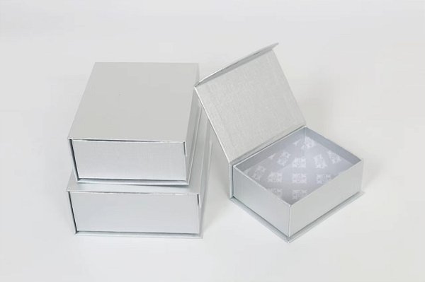 Kit de 3 Caixas de Papel P/ Presente Prata