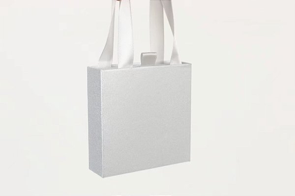 Caixinha de Papel Brilhante Prata P/ Presente com Alça 9x9cm - Pct c/ 12