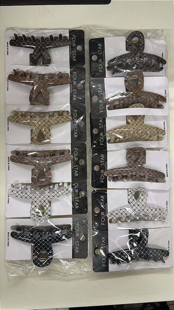 Piranha de Cabelo Four Star Grande 9cm de Plástico - 12unidades - 6424-XY2