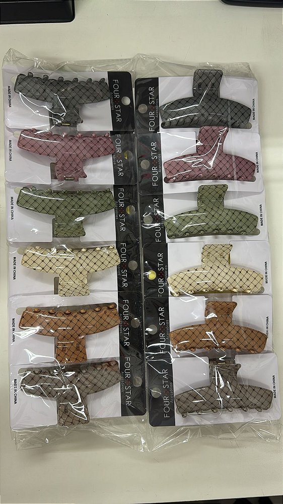 Piranha de Cabelo Four Star Média 9cm de Plástico Colorida - 12unidades - 6423-XX2