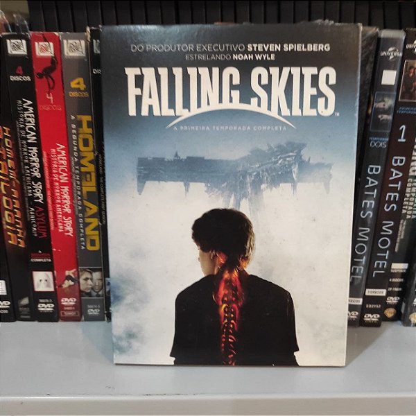 DVD: Série Falling skies - A primeira temporada completa - Usado - 3 discos