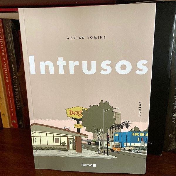 HQ: Intrusos, de Adrian Tomine - Novo