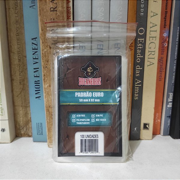Sleeve Euro (59x92mm), da Bucaneiros - Novo