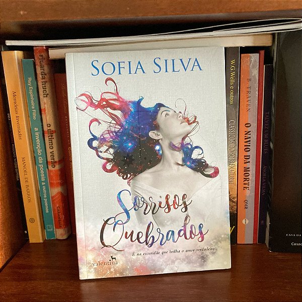 Livro: Sorrisos quebrados, de Sofia Silva - Novo