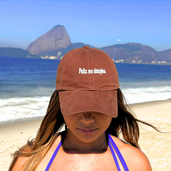 Boné Bordado Ajustável Identidade Carioca FELIZ NO SIMPLES Marrom Unissex