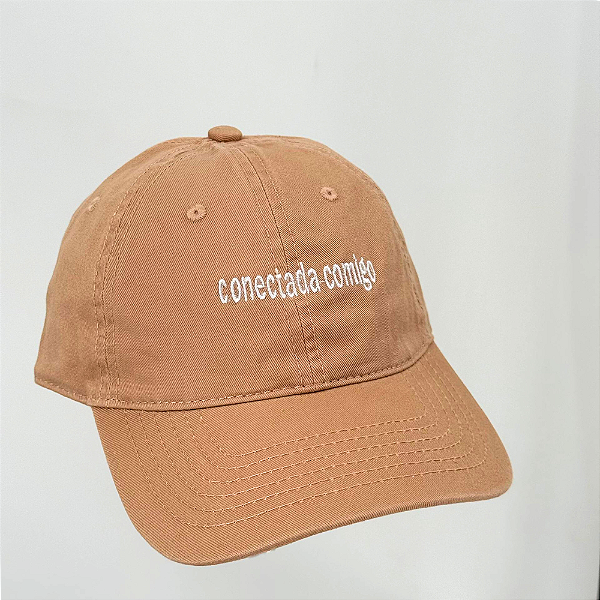 Boné Bordado Ajustável Identidade Carioca – "Conectada Comigo"-(Bege)
